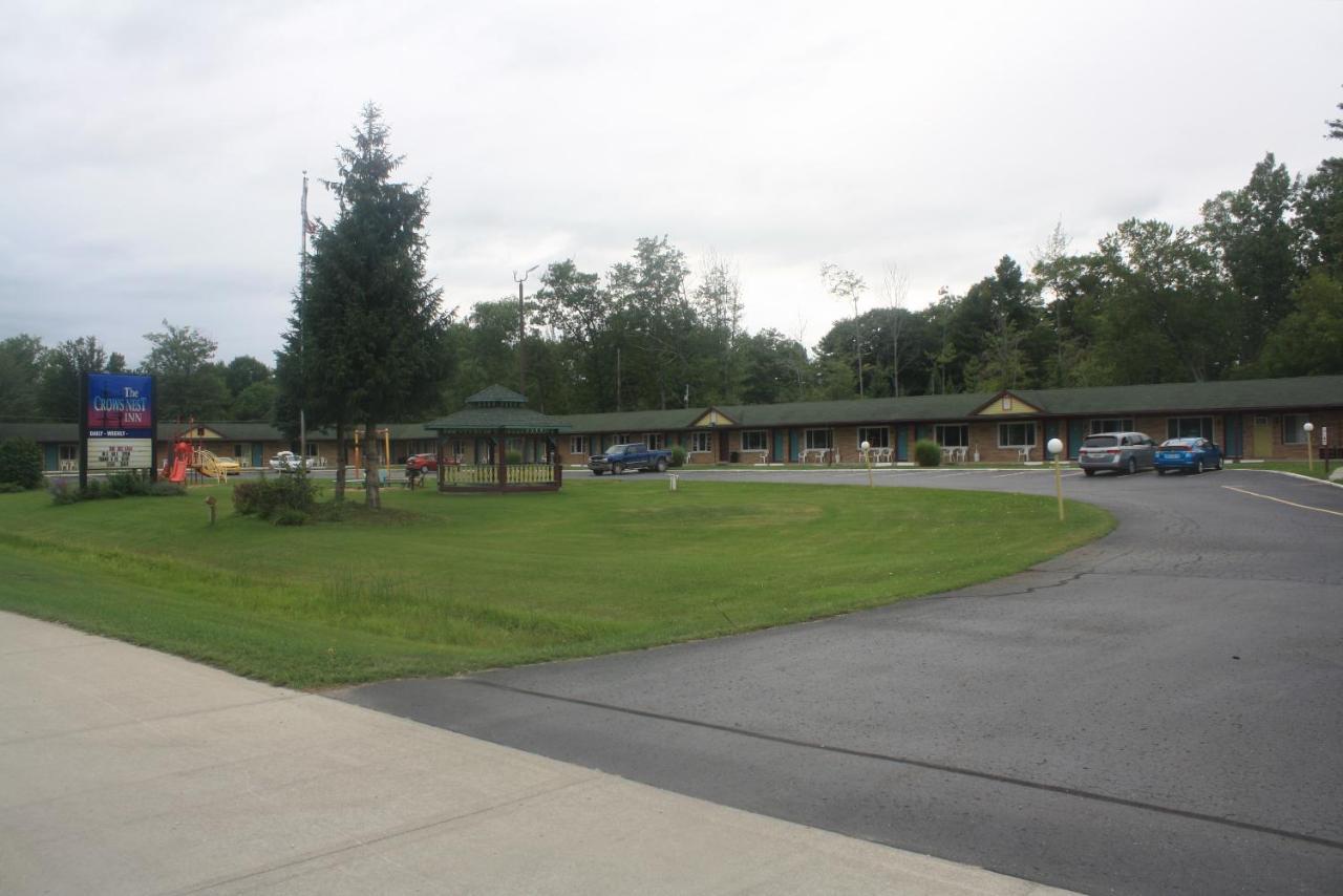 Crow'S Nest Motel Tawas City Exterior photo