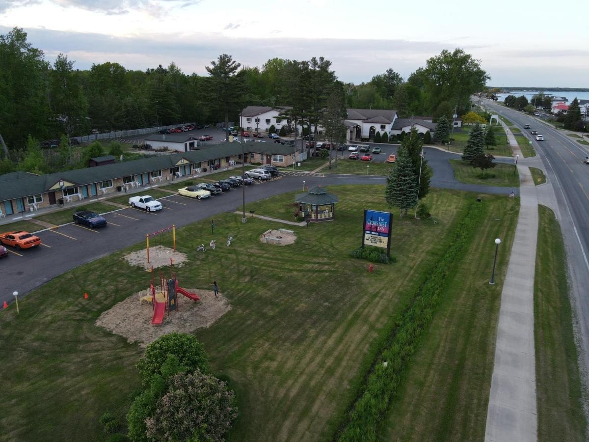 Crow'S Nest Motel Tawas City Exterior photo